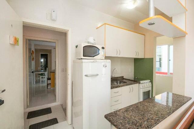 ボンビーニャスResidencial Melfi 3 Ap.1 Frenteアパートメント エクステリア 写真